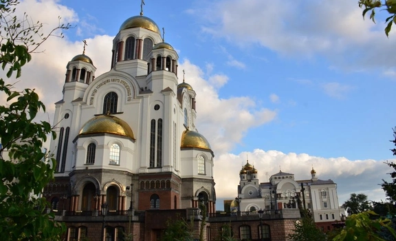 «Между Европой и Азией» Авиа-тур в Екатеринбург (8 дней /7 ночей)